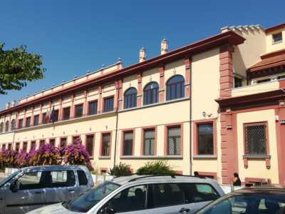 ...sfere, spaziature orizzontali, balconcini e lesene: tutti orpelli ascrivibili alla scuola del �barocchetto romano� 